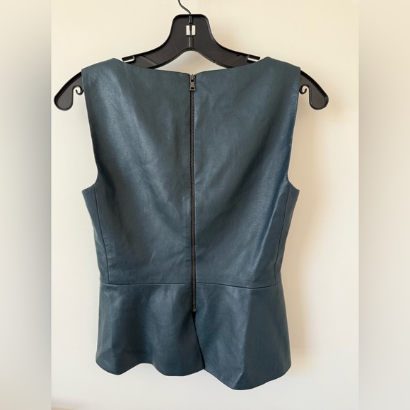 BCBG Cadiana Peplum Top Sz XXS NWOT Vegan Leather Teal - Picture 2 of 6